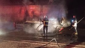 Siirt'te Buğday Yüklü Tır Yangını