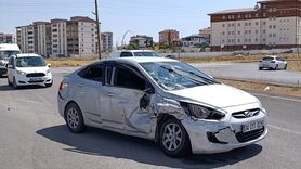 Sivas'ta Kamyonet ve Otomobil Çarpıştı: 6 Yaralı