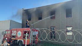 Tekirdağ'da Tarım Arazisinden Tül Fabrikasına Sıçrayan Yangın