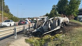 Ümraniye'de Kaza: Otomobil Yandı, Trafik Kontrol Altına Alındı