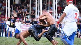 673. Tarihi Elmalı Yağlı Güreşleri'nde Enes Doğan Başpehlivanlık Tacını Giydi