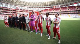 Antalyaspor, Yeni Sezon için 17 Futbolcuyu Tanıttı