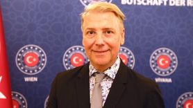 Atıl Kutoğlu'na Avusturya'da Gümüş Onur Madalyası