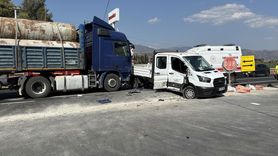Aydın'da Tır-Kamyonet Kazası: 3 Yaralı