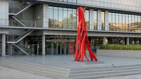 Bettina Pousttchi'nin Dikey Otoyollar Heykeli İstanbul Modern'de