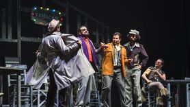 Bitlis'te Bir Anadolu Şenliği ile Tiyatro Keyfi