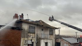 Çankırı'da Yangın: Samanlık ve Bitişik Evin Zarar Gördüğü Olay