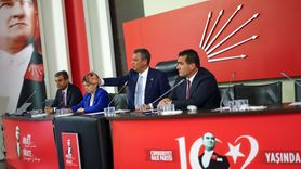 CHP Genel Başkanı Özgür Özel, İl Başkanlarıyla Toplantı Düzenledi