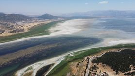 Eğirdir ve Hoyran Göllerinde Su Seviyesi Düşüyor