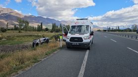 Erzincan'da Takla Atan Otomobilde Yaralılar Kurtarıldı