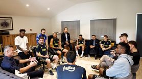 Fenerbahçe Başkanı Saadettin Saran, Futbol Takımıyla Buluştu