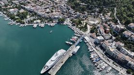 Fethiye Limanı'nda Mega Yat 'I Dynasty'a Yakıt İkmali