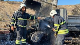 Hatay'da Seyir Halindeki Tırda Yangın Çıktı