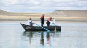 Kars'ta 500 Bin Sazan Yavrusu Su Kaynaklarına Salındı