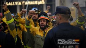 Madrid'deki Orman İtfaiyecilerinden Protesto Gösterisi