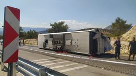 Mersin'de Tır Yolcu Otobüsüne Çarptı