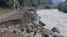 Rize'de Çamlıhemşin-Ardeşen Yolunda Kontrollü Ulaşım