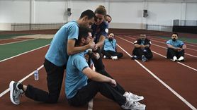 Savaş Muhabirliği Eğitiminde Suda Hayatta Kalma Dersi Verildi