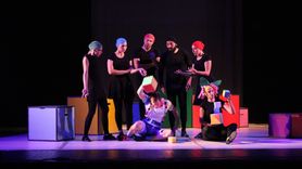 Sırbistan'da 'Çocuk Olmak Kolay Değil' Tiyatrosu Gazze'ye Destek İçin Sahnelendi