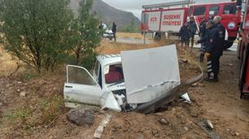 Sivas'ta Otomobil Devrildi, İki Kişi Yaralandı