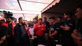 TEKNOFEST Yönetim Kurulu Başkanı Bayraktar, Gençlerle Buluştu