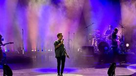 Teoman İstanbul'da Coşkulu Bir Konser Verdi