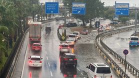 Trabzon'da Sağanak Yağış Hayatı Etkiliyor