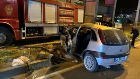 Zonguldak'ta Üst Geçide Çarpan Otomobil Kazası: 2 Kişi Hayatını Kaybetti