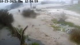 Foça'da Sel Felaketi: Bülent Kaptanoğlu'nun Son Anları Güvenlik Kamerasında