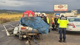 Gönen'de Öğrenci Servisi ile Otomobil Çarpıştı: 2 Ölü, 8 Yaralı