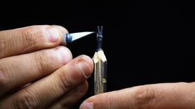 Iraklı Genç Murtaza el-Yabani'nin Eşsiz Kalem Oyma Sanatı