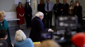 İrlanda'da Cumhurbaşkanı Seçimi İçin Oy Verme Süreci Başladı