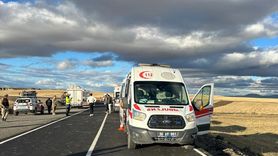 Kars'ta Trafik Kazası: 1 Ölü, 3 Yaralı