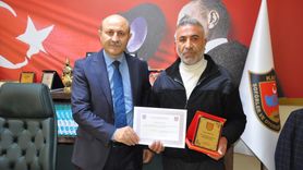 Kars'ta Yolcusuna Yardımcı Olan Şoföre Ödül