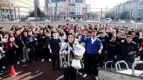 Kick Boks Dünya Şampiyonu Elif Ceren'e Sürpriz Karşılama