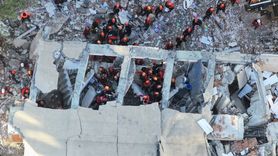 Kocaeli'de 7 Katlı Bina Çöktü: Arama Kurtarma Çalışmaları Devam Ediyor