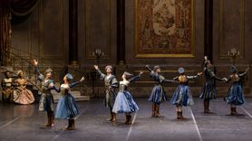 Kuğu Gölü Balesi AKM'de Sanatseverlerle Buluştu