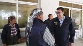 Mobil AK Parti İletişim Merkezi İzmir'de Vatandaşlarla Buluştu