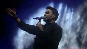 Mustafa Ceceli Bursa'da Cumhuriyet Bayramı Konseri Verdi