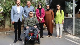 Siirt'te Engelli Gence Merdiven Çıkabilen Tekerlekli Sandalye Hediye Edildi