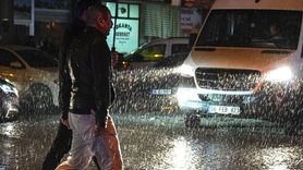 Sındırgı'da Deprem Sonrası Sağanak Yağış Etkili