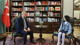 Elazığ Valisi, Küçük Bir Kızın Vali Olma Hayalini Gerçekleştirdi