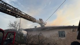 Kütahya'da Yangında İki Ev ve Bir Ahır Yanarak Kullanılamaz Hale Geldi
