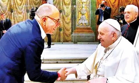 Papa Francesco, Ferzan Özpetek ve 200 sanatçıyı Vatikan'da ağırladı