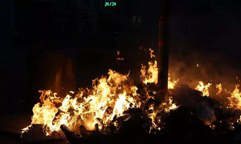 Fransa'da Sokağa Çıkma Yasağına Rağmen Protestolar Devam Ediyor