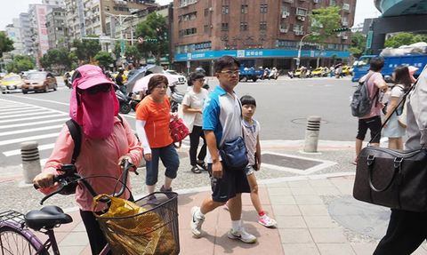 Tayvan'da Sıcaklık Alarmı: Rekorlar Kırılıyor