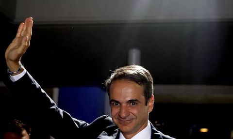 Yunanistan'da Eşcinsel Evliliklerin Yasallaşması Yolunda İlerleme