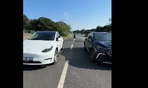 Türkiye'nin Togg'u ile Elon Musk'ın Tesla'sı Arasında Yarış