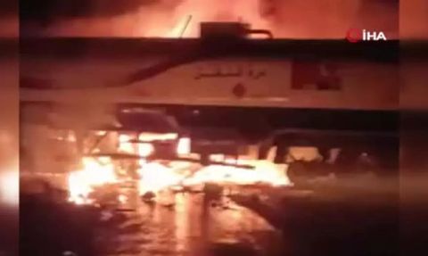 Yemen'de Gaz Yüklü Tanker ile Akaryakıt Tankeri Çarpıştı