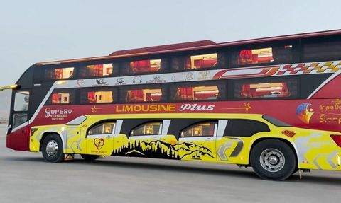 Pakistan'da 3 Katlı Lüks Otobüs Hizmete Girdi